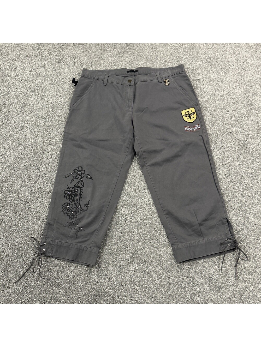 Sisley Women’s Cargo Army Style Capri Pants Utility Y2K